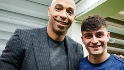 保加利亚夺冠得益于佩特科夫神助攻，阿扎兹和多尔蒂联手建功