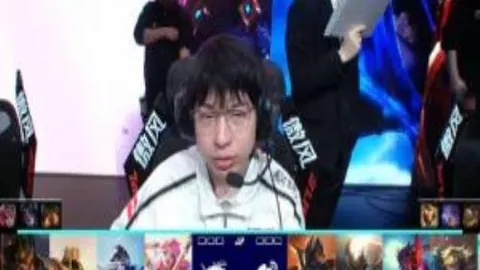 曼城反超阿斯顿维拉 2-1，福登立功斯通斯染红